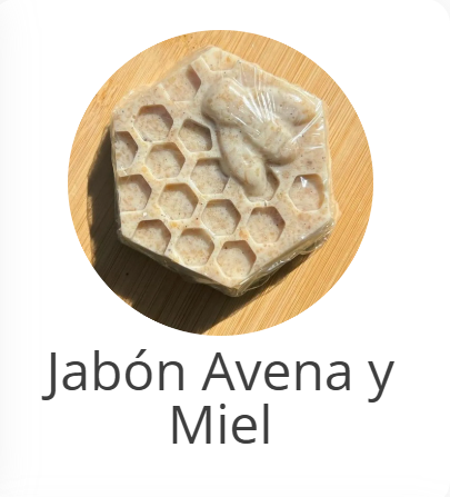 Jabón Hidratante:

Suave y nutritivo, hidrata la piel mientras exfolia suavemente, dejando un acabado radiante y un aroma dulce y reconfortante. Ideal para todo tipo de piel.